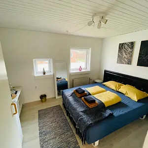 https://1-private-room-in-billund.billund-hotels.com